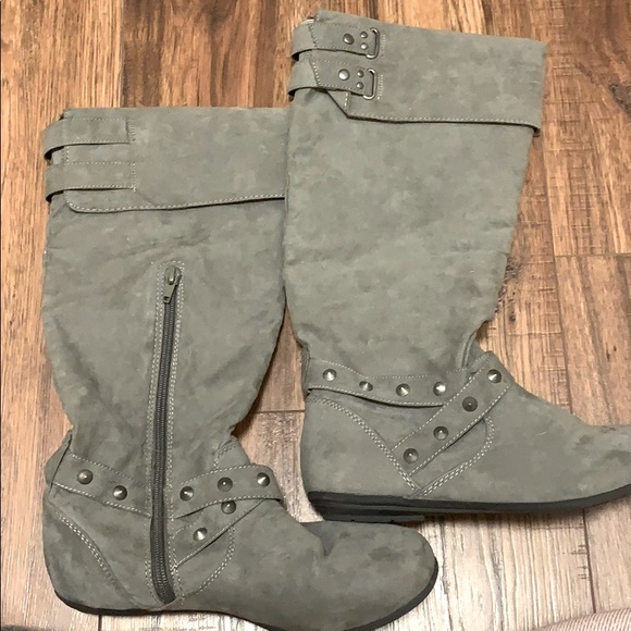 rampage grey boots